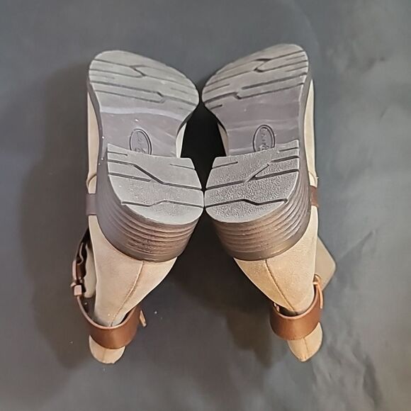 BRAND NEW I LOVE COMFORT VINTAGE ROUND TOE CROSSOVER BUCKLE STRAP ANKLE BOOTIES - Picture 13 of 16